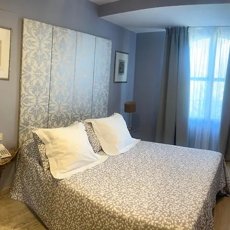 Szálloda Patilla Ciudad De 3*