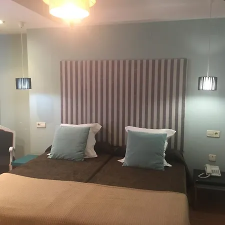 雷克纳帕提拉休达酒店 3* 雷克纳