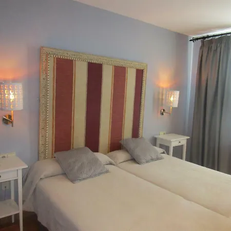 Otel Patilla Ciudad De 3*